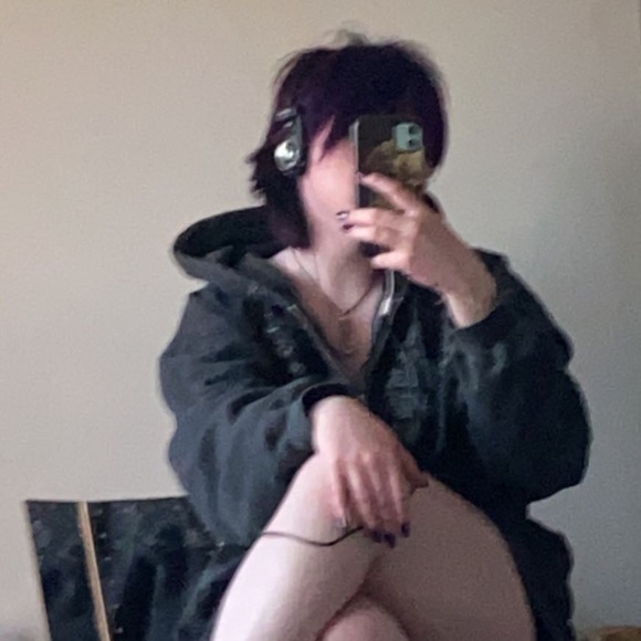 Meet your Posher, Nola - Picture 1 of 1